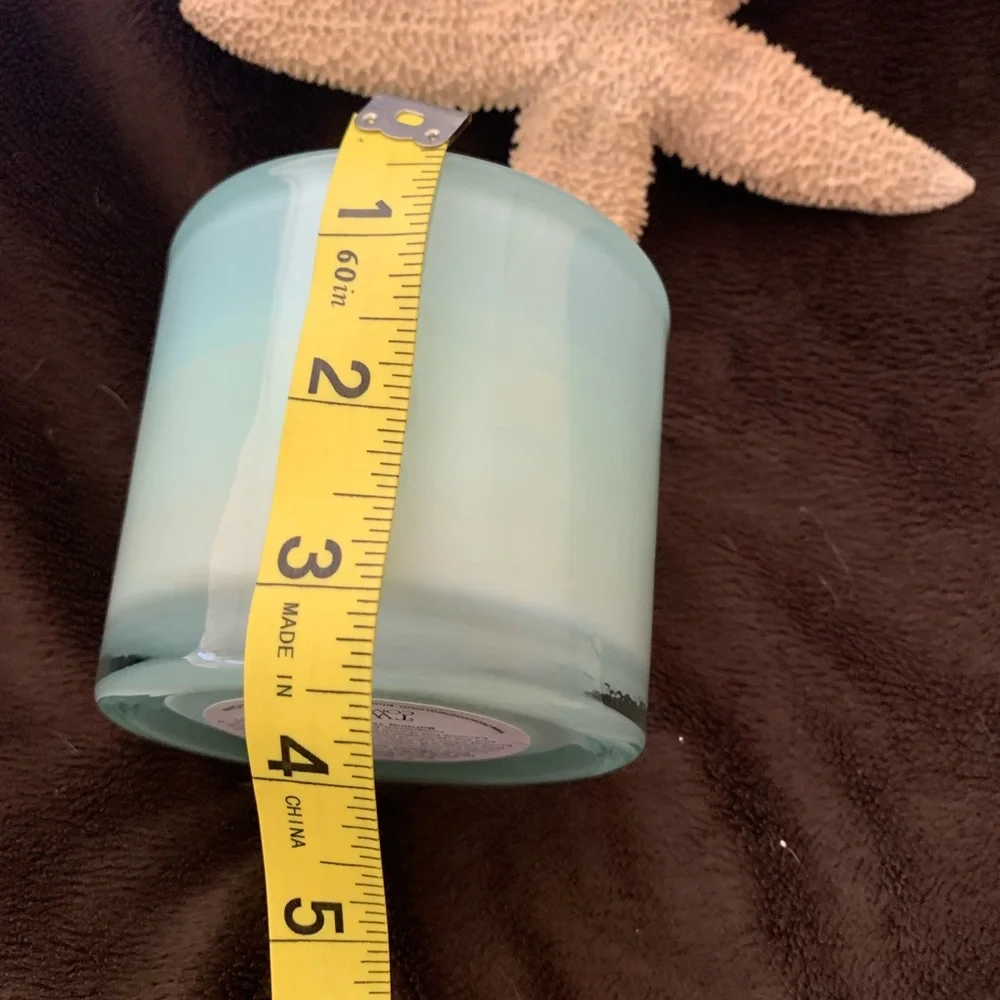 TWO’S COMPANY 5.0 oz. Coral Reef Fresh water richly scented candle NIB NWT